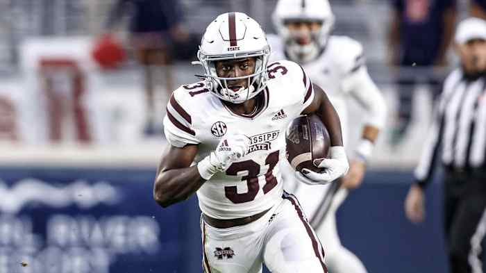 20201128_FB_at_OleMiss_Walley_AP_5843